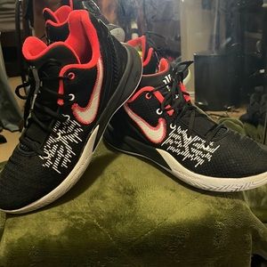 Nike Zoom Air Kyrie Irving Court Shoes